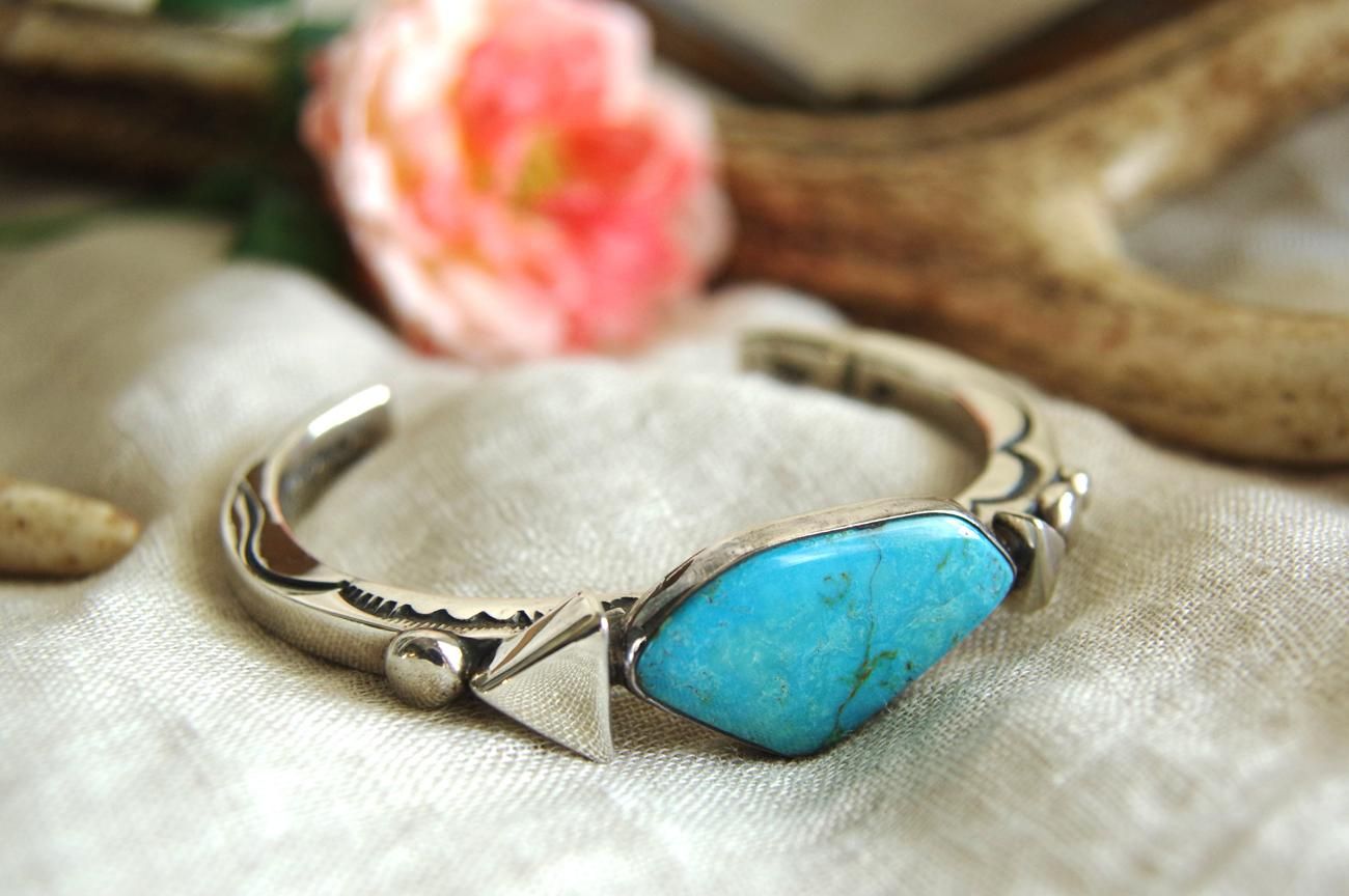 WALL -NATIVE AMERICAN ART & CRAFT- Orville Tsinnie / SQUARE STAMP