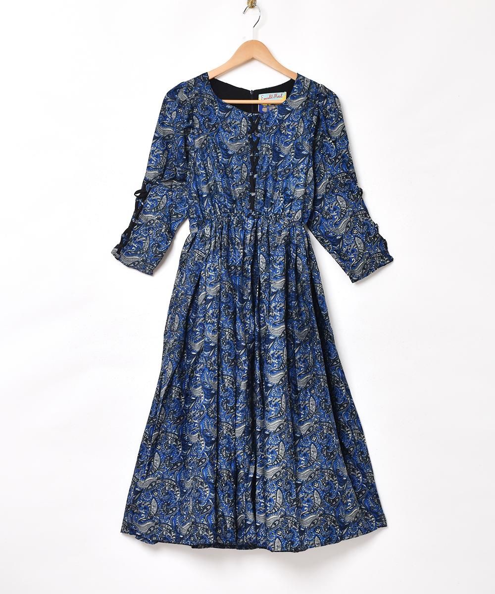 4色展開】「Emerald Motel」総柄 長袖レースアップ ワンピース