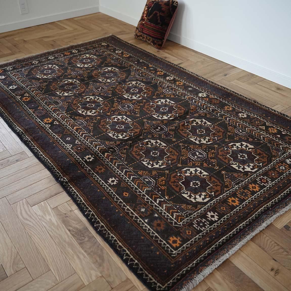 柄と配色のバランスバルーチ206×121cm【送料無料】 - inie japan