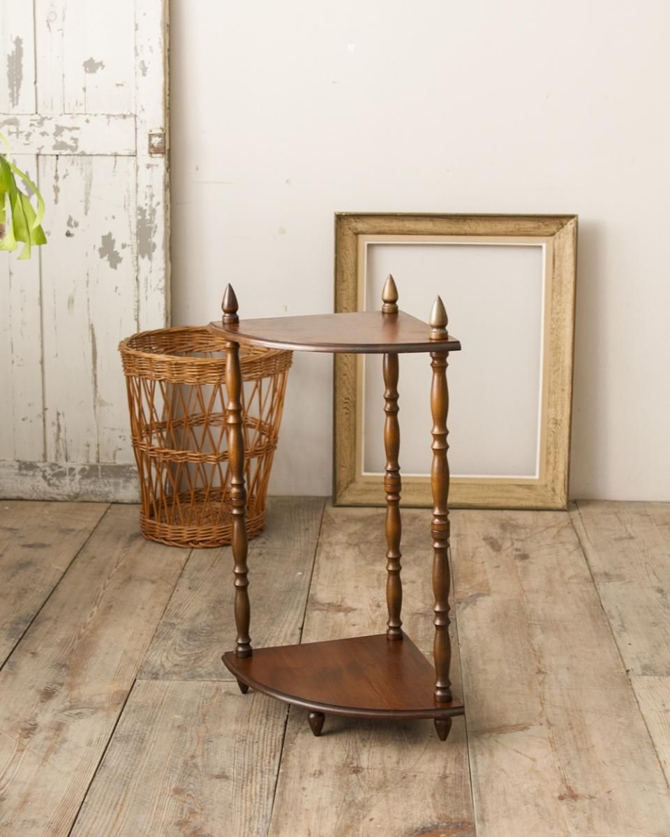 ディスプレイに最適なフランスアンティークコーナーシェルフ