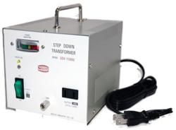 日章工業 ハイクラス・ダウントランスフォーマー SDX-1500U 対応電圧