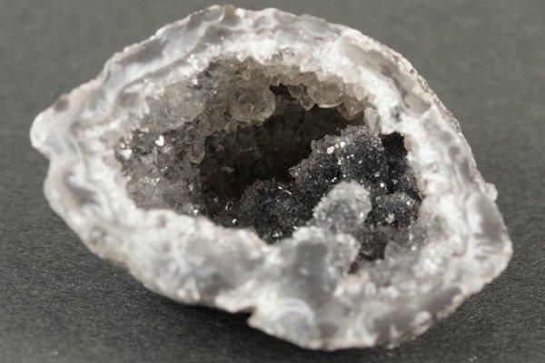 アゲート(瑪瑙) 原石 ジオード 40g｜天然石 原石 通販キラリ石