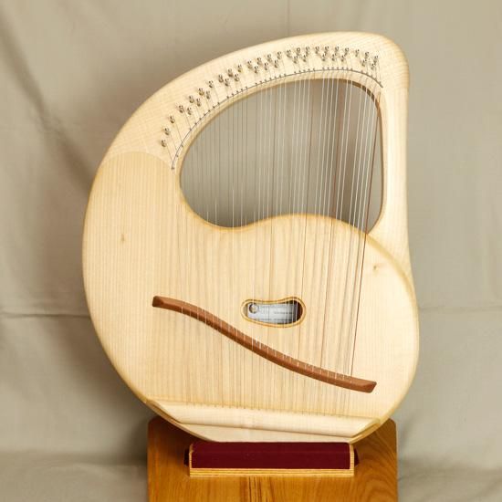 新古品ザーレム／ソプラノ／39弦/生成り／マット仕上げ／2022年製