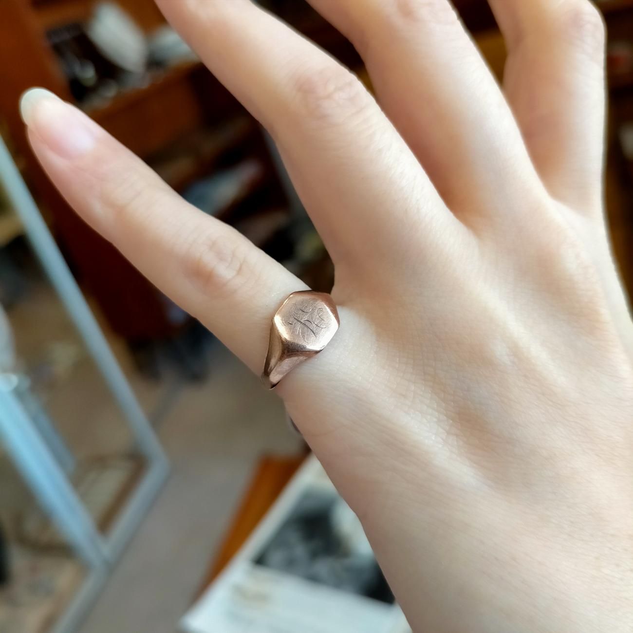 英国イギリス1931年製造アンティーク印台彫刻イニシャルシグネット