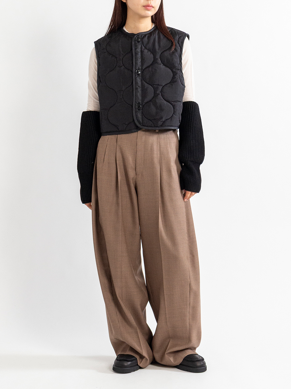 QUILTED CROPPED VEST-キルトクロップドベスト-HYKE（ハイク）通販| st