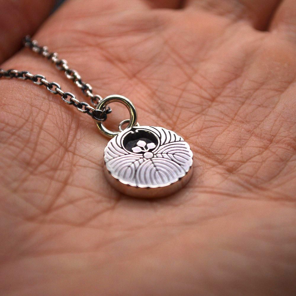 家紋ネックレス製作例【浮線桐】