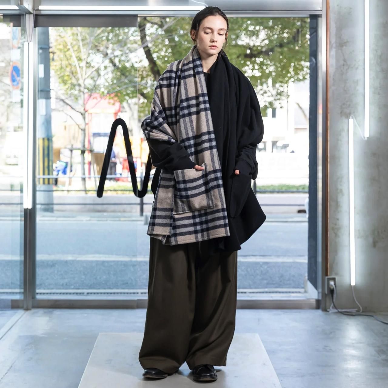 VOAAOV ウールモッサビッグストール Black×Beige Check - BISHOOL