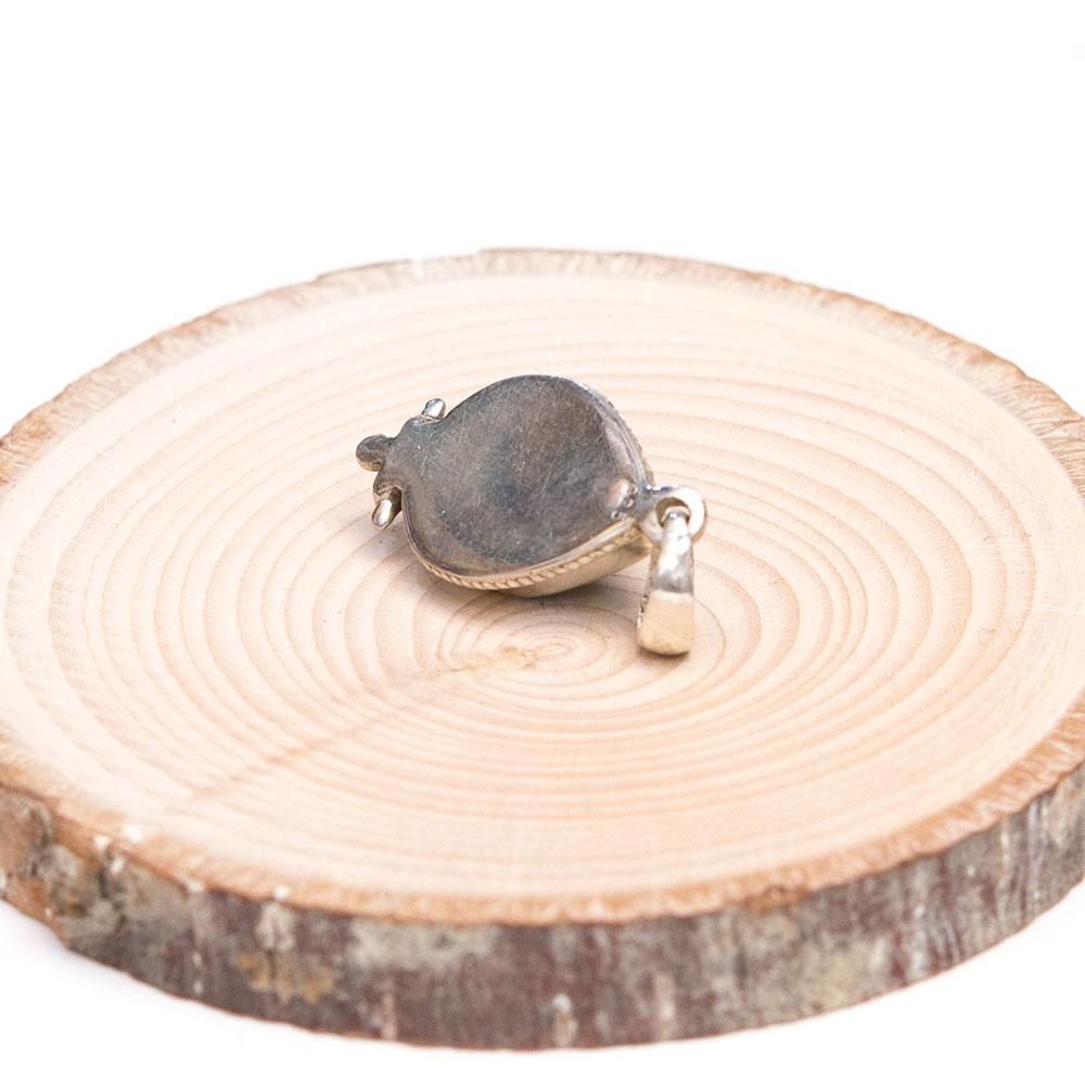 チベット密教仏具】ネパールの色使いが美しいペンダントトップ｜旅する