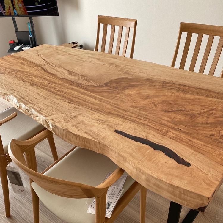 栃（トチ）一枚板テーブル用がたくさん展示 埼玉県 木の店木楽