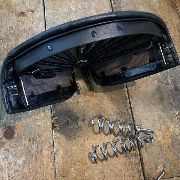 ロイヤルエンフィールド LYCETT製ソロシート ロイヤルエンフィールド