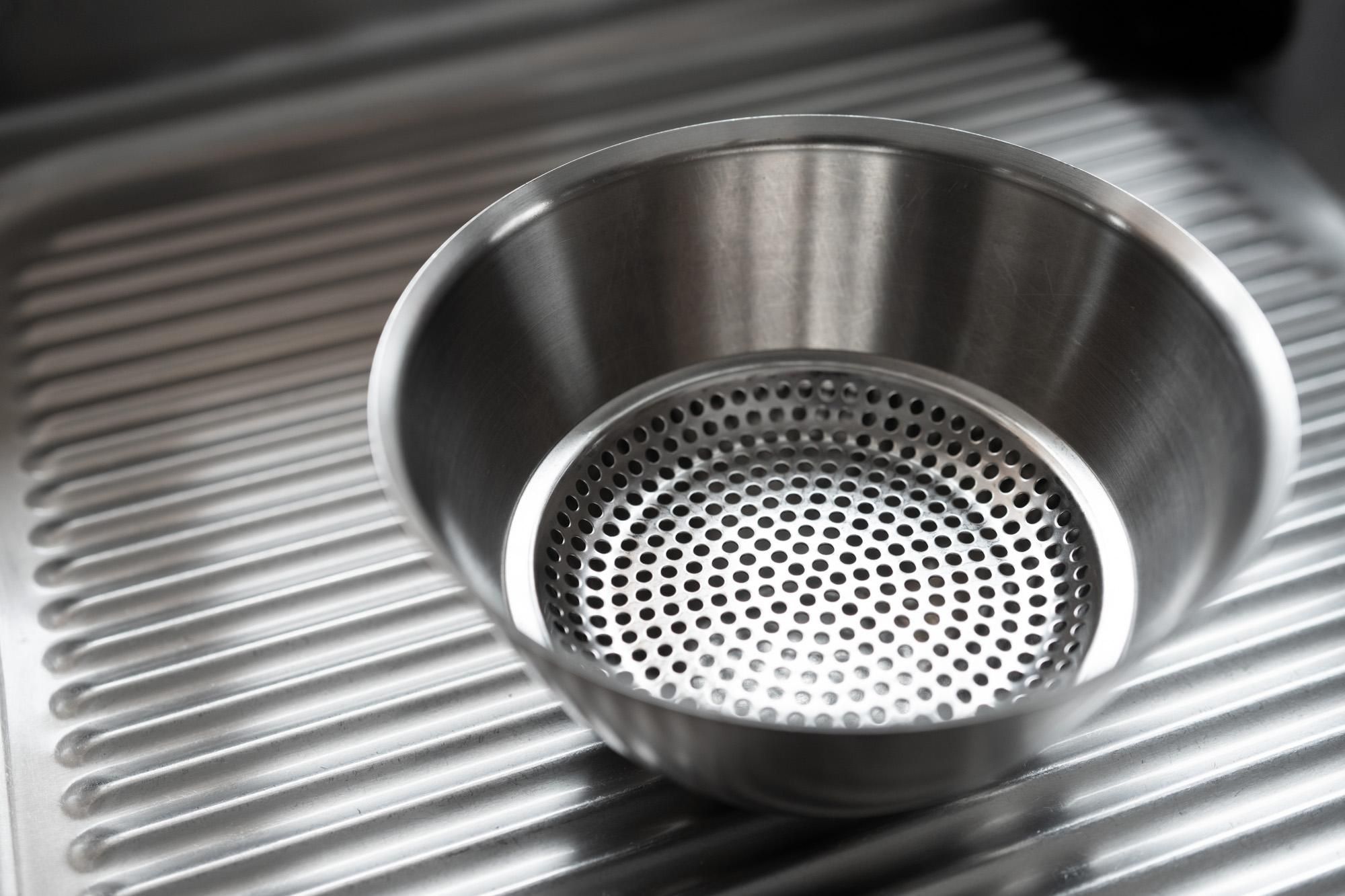 まかない平ザル｜Conte（コンテ）｜一菱金属｜紡ぎ舎（つむぎや）