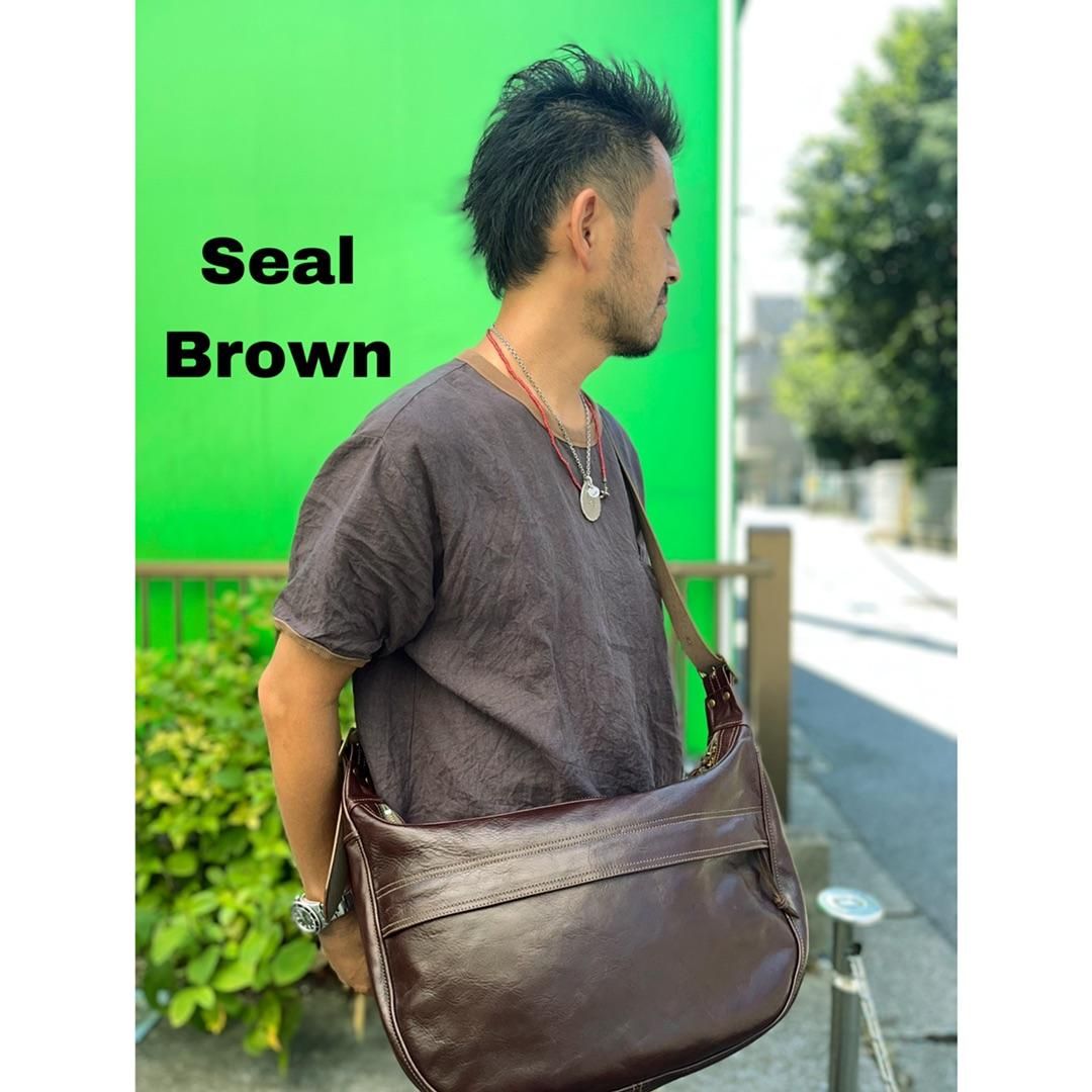 Rainbow Country(レインボーカントリー) Leather Banana Shoulder Bag