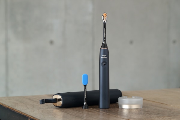 理想の歯磨きが手軽に実現！ 次世代電動歯ブラシ『ソニッケアー 9900