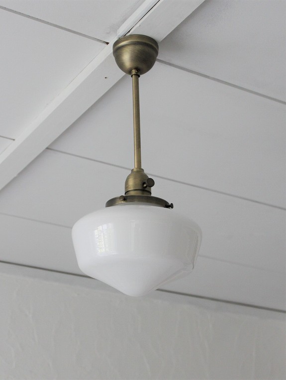 大正ロマンの香り レトロなミルクガラスランプシェードとアンティーク