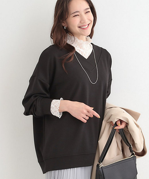 洗濯機可】インせずすっきり見え。カットツイルVネックトップス