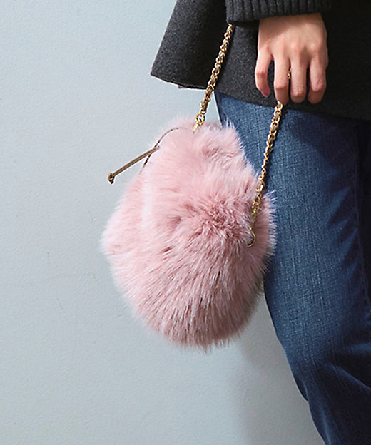 見上愛さん着用】フェイクファー チャーム バッグ