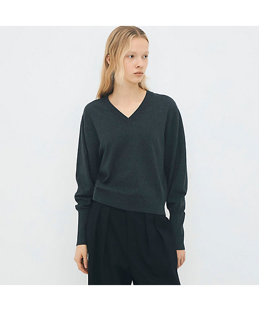 コットンカシミヤストレット Vネックプルオーバー | CABaN/キャバン