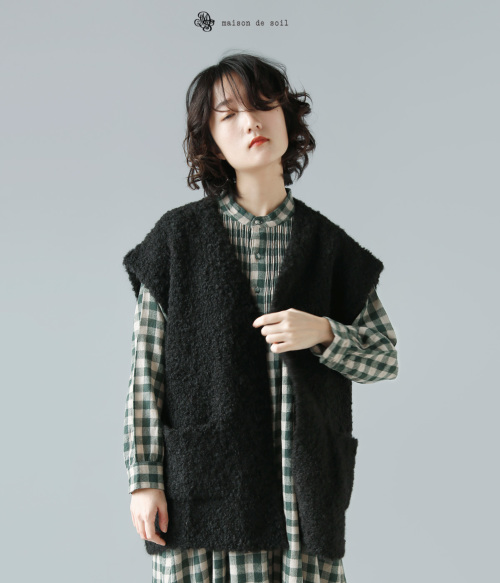 maison de soil(メゾン ド ソイル)3GG ブークレ Vネック ピン付き