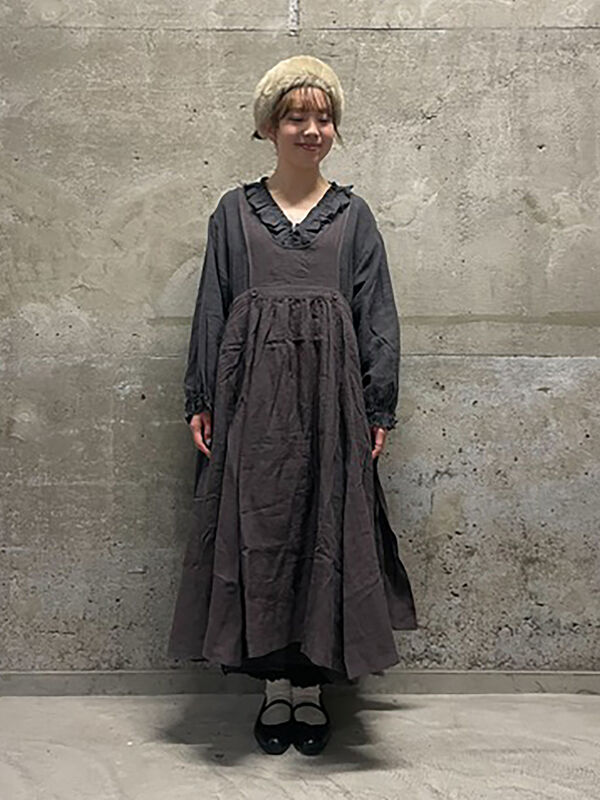 立川店/EC限定】リネンエプロンワンピース（オフホワイト