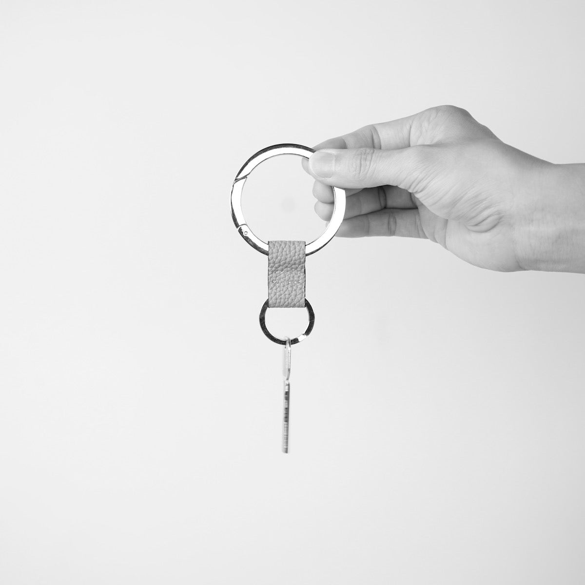 CRISTY RING RING / SHIRO｜姫路白なめし革を使用した本革キーリング