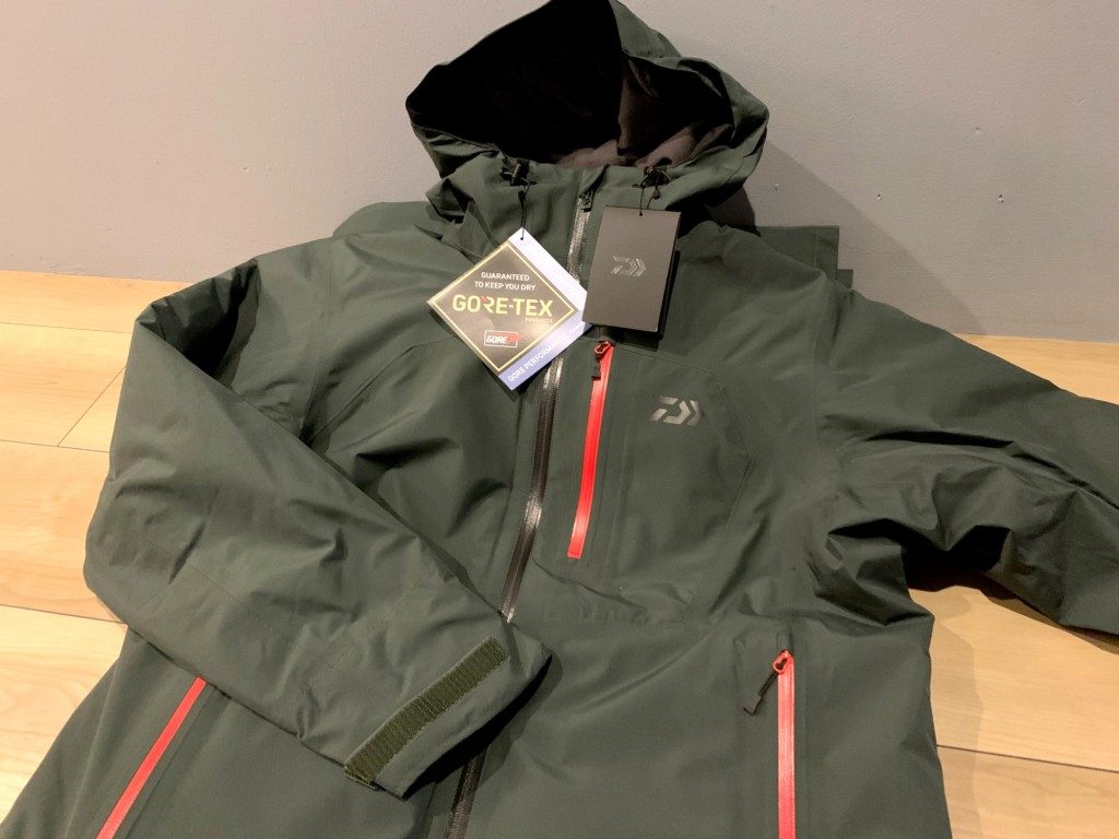 ダイワ】ゴアテックス プロダクト ウィンタースーツ (DW-1921) を新調