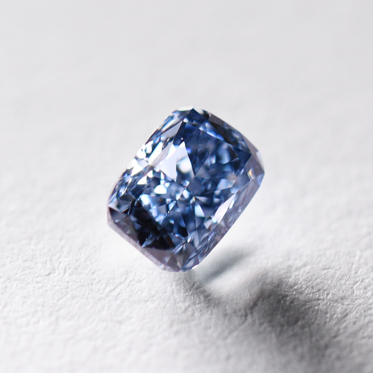 ブルーダイヤモンドルース‐0.21ct, Fancy Vivid Blue, VS-2, Cushion
