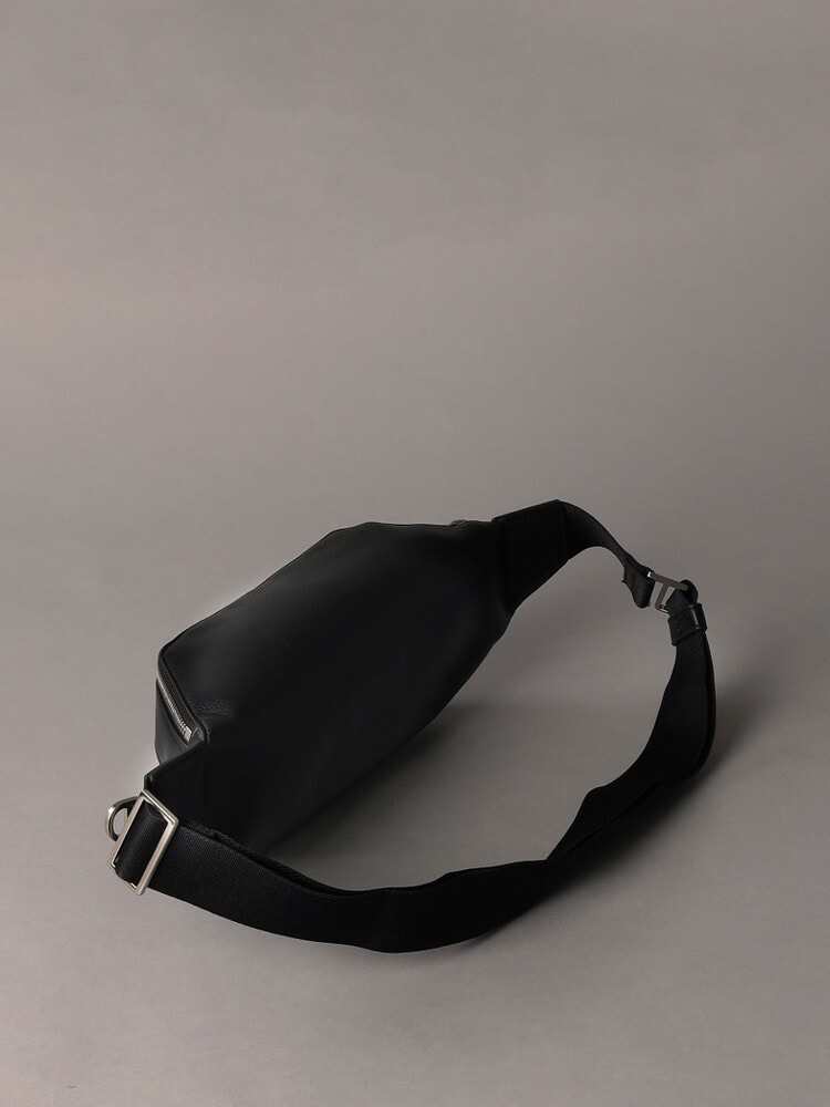 クロスボディバッグ - レイズウエストバッグ | カルバン・クライン