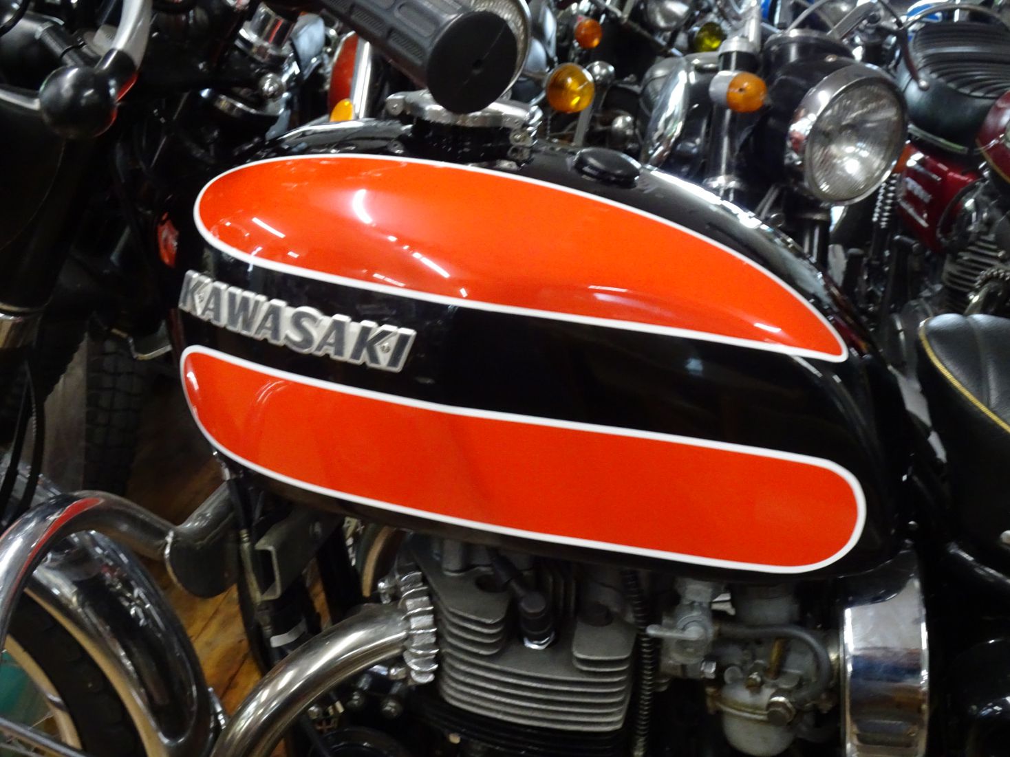 W1SAの純正カラーにペイントしたタンクに交換しました！ :: ブログ