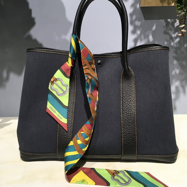 エルメス】多数入荷！Hermèsのお洒落アイテム『ツイリー』その使い方と