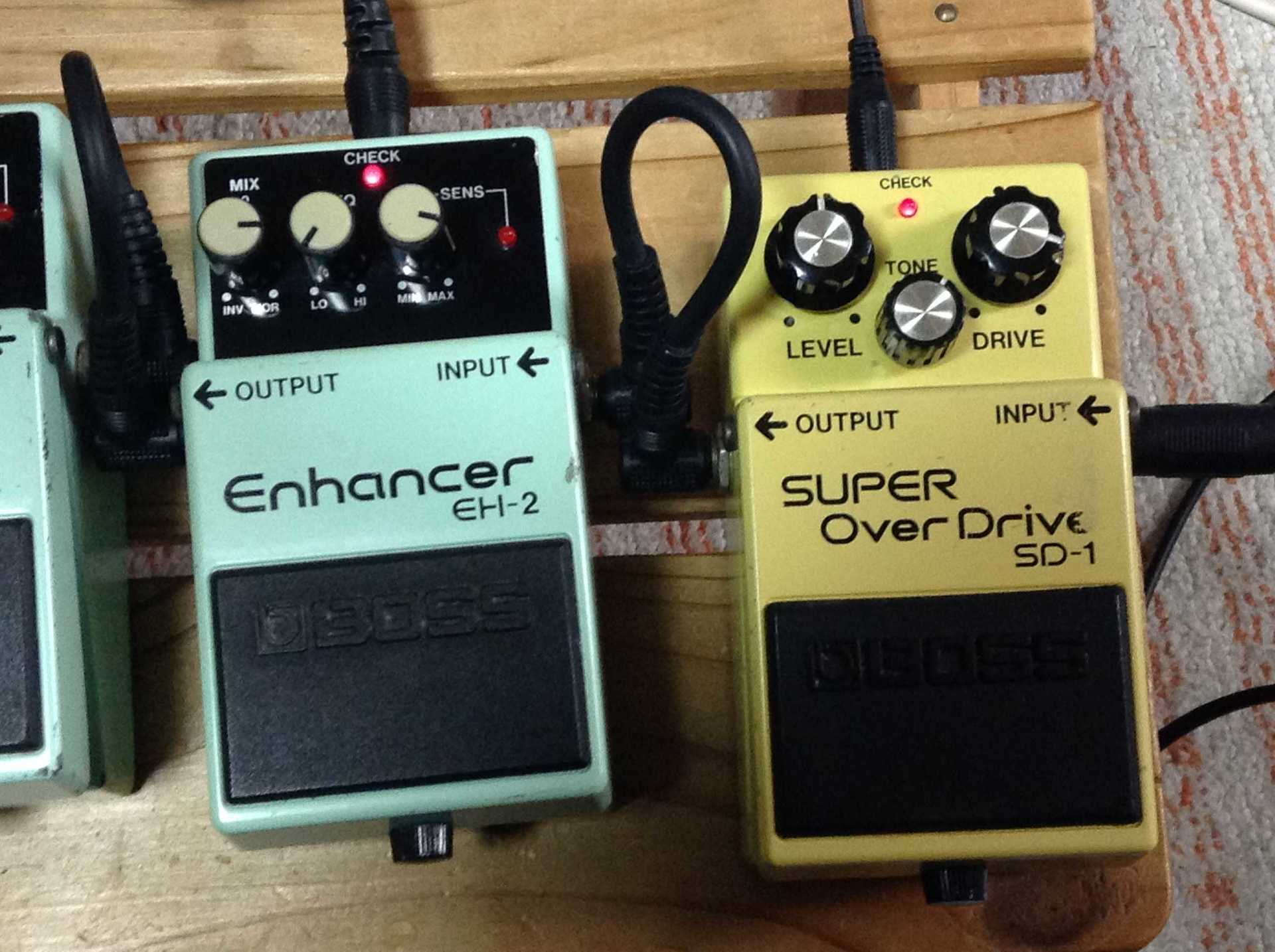 BOSS EH-2 Enhancer(鳴らしてみた): 昔に比べりゃ 金も入るし・・・・