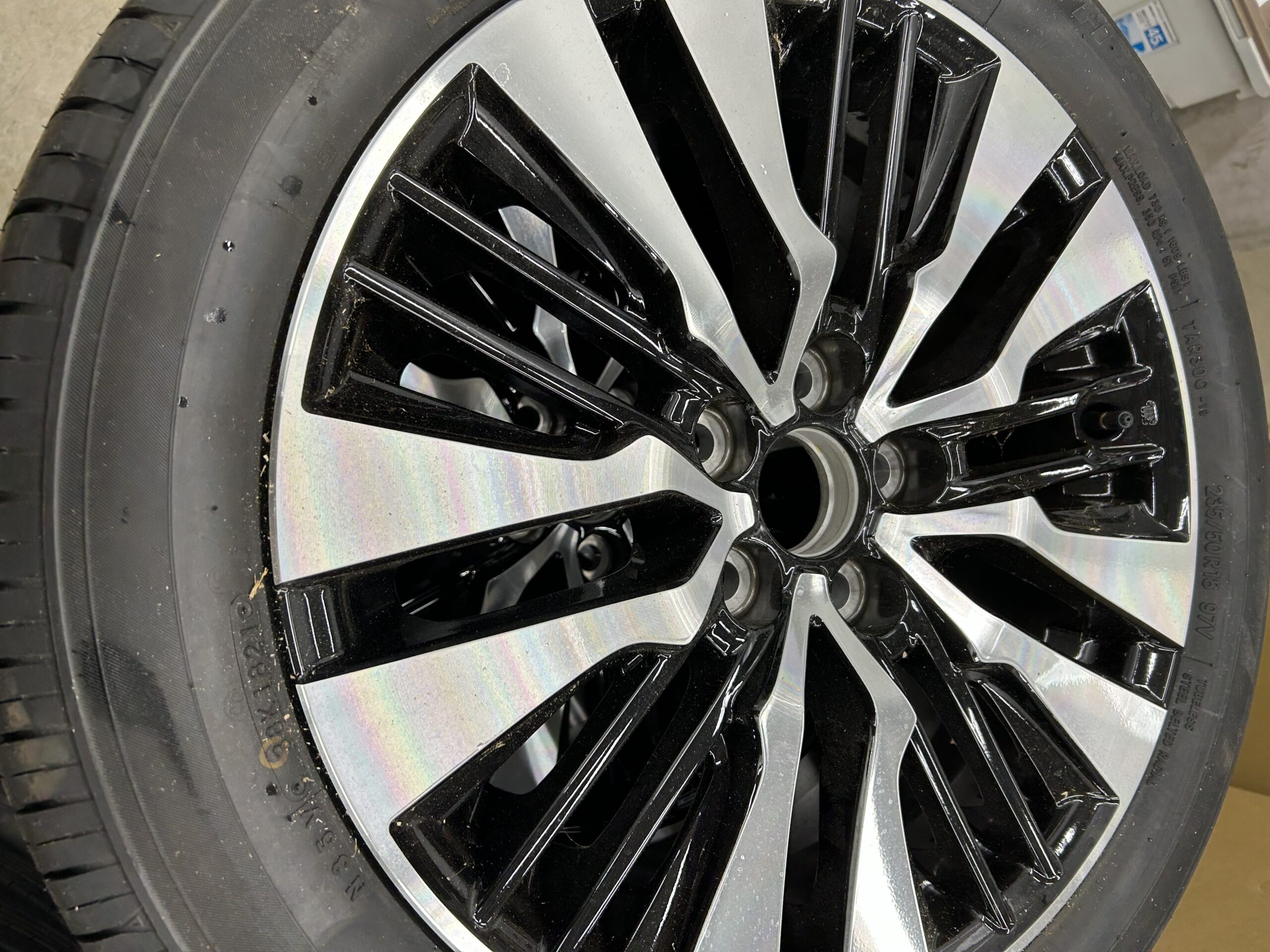 30系アルファード純正タイヤとアルミホイールの買取価格は78,000円以上