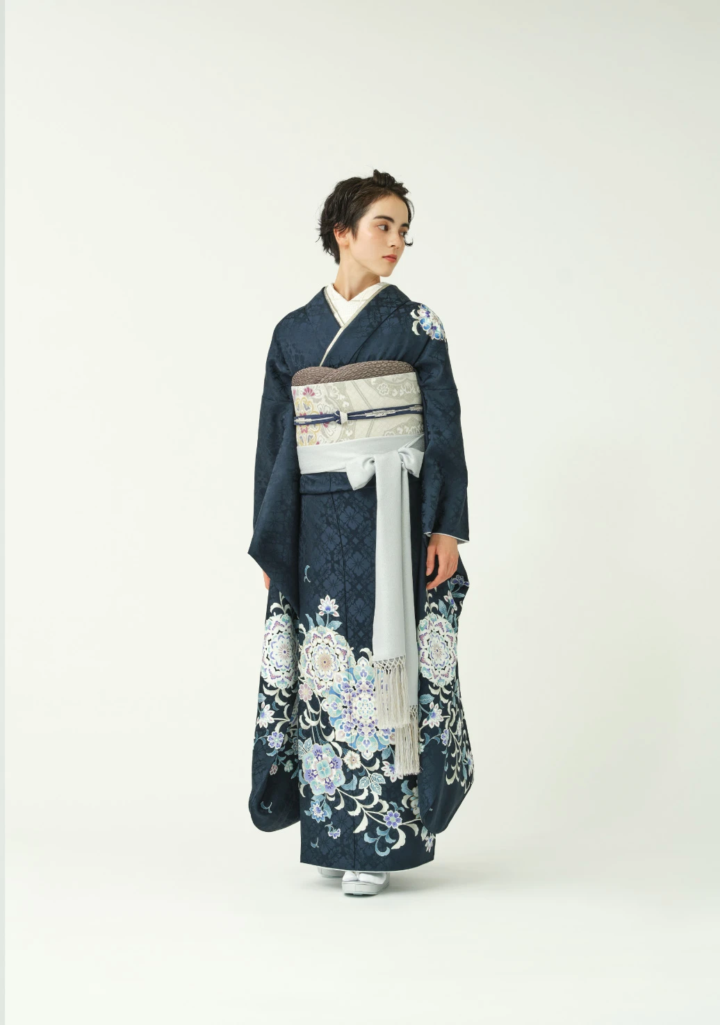 振袖／心はずむ華紋／花紺 | 振袖レンタル·購入や成人式の着付けは