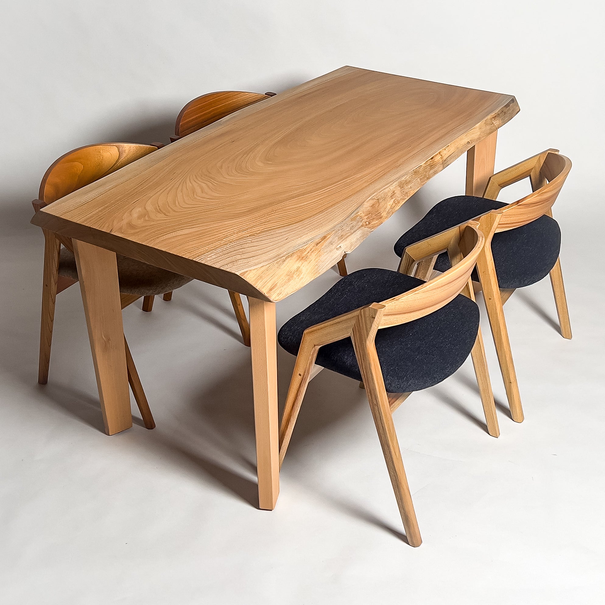 KIDOMEIMOKU 欅一枚板ダイニングテーブル｜140cm(4人掛け) – 【公式