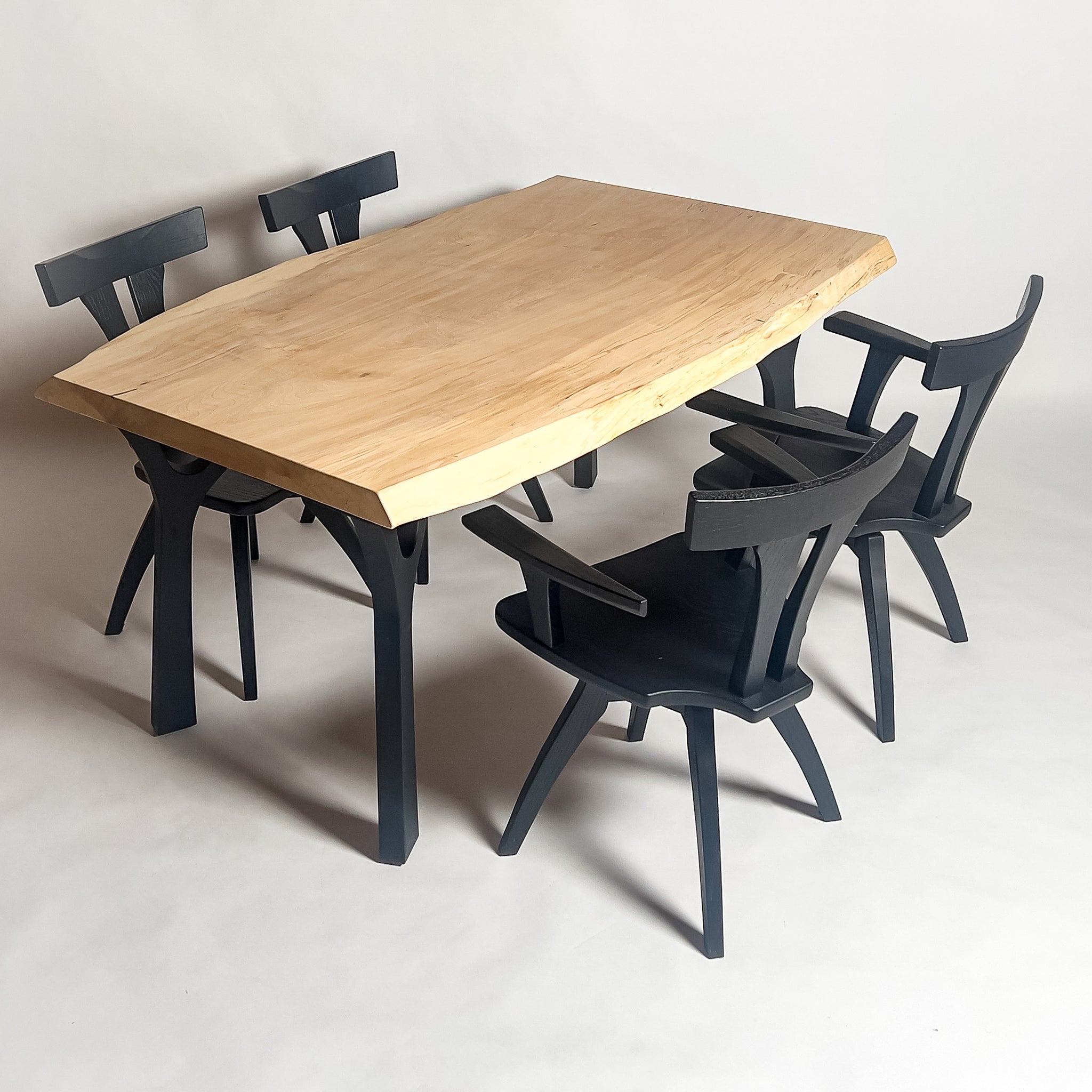 KIDOMEIMOKU 栃一枚板ダイニングテーブル｜150cm(4人掛け) – 【公式