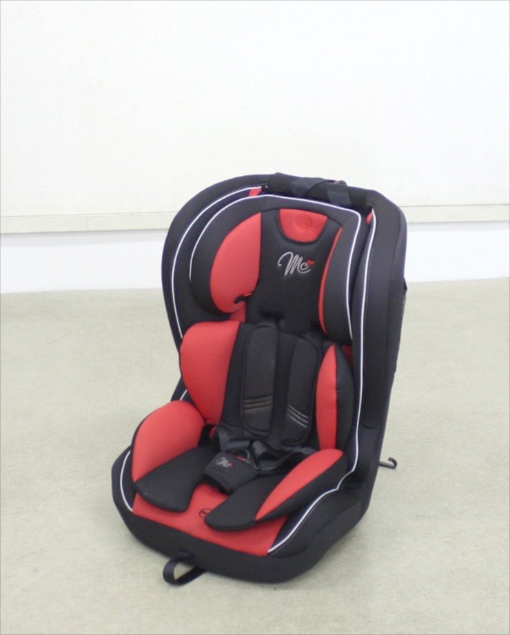 送料無料 マムズキャリーMC-FIX B-231 ISOFIX取付ジュニアシート 1歳頃