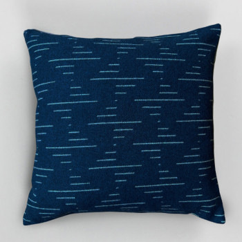 エレノア プリチャード Tuulevurr クッション ネイビー/サンド