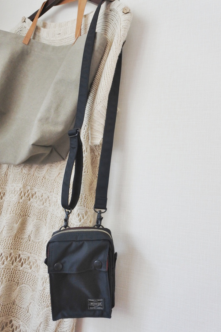 PORTERエルファインのミニショルダーバッグ】スマホ・財布を入れるのに