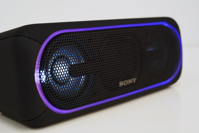 光と音を操ってDJ気分に浸れるワイヤレスポータブルスピーカー「SRS