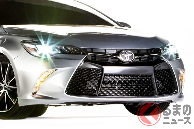まさかのトヨタ「カムリ爆速仕様」が存在！ 850馬力V8搭載も「外見ど
