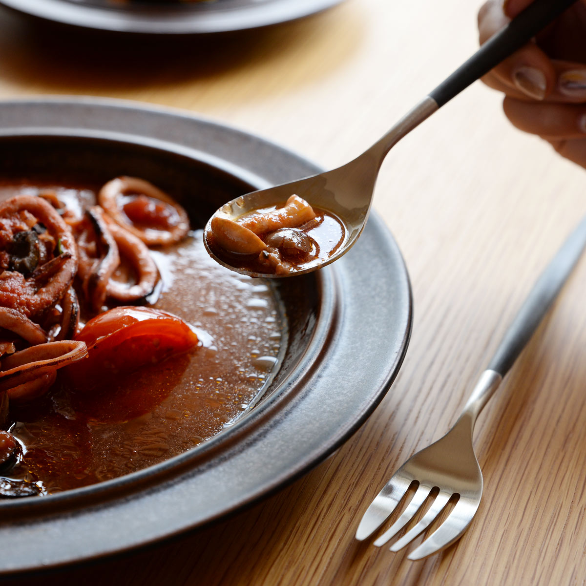 クチポール MIO/ミオ ディナー 4本 ギフトセット ブラックシルバー 黒