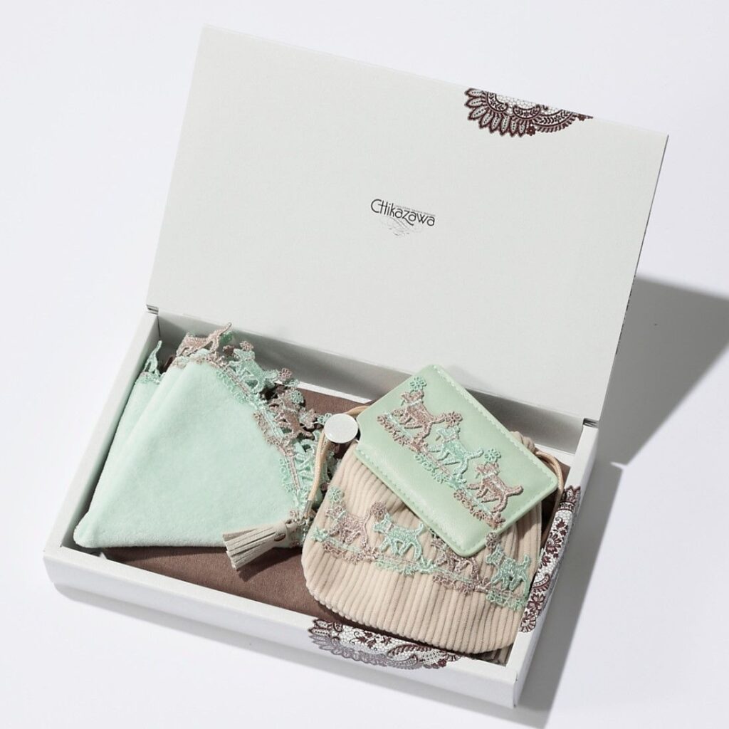 近沢レース店」って？シーズン限定品の買い方は？ みんなが買った