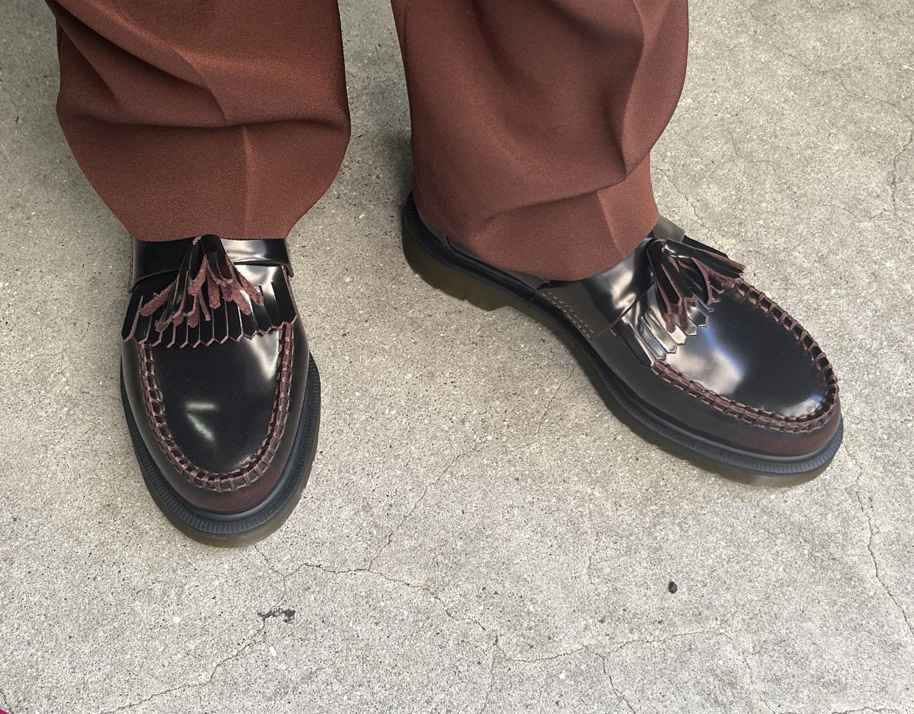 40代のドクターマーチンコーデ】ボリュームのあるローファー、大人の