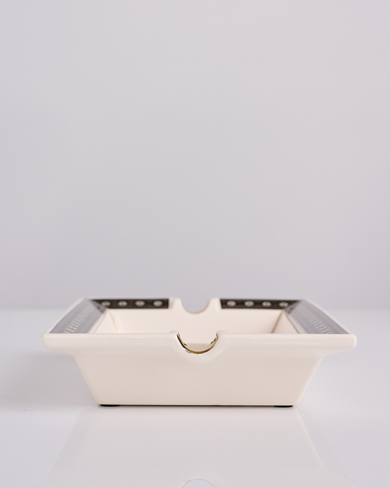 Neighborhood Square Incense Tray Black – LESS 17