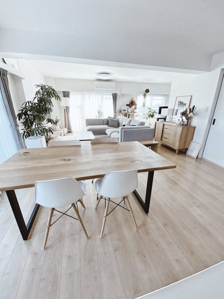 購入レビュー】北欧テイストにぴったりのダイニングテーブル！東京で