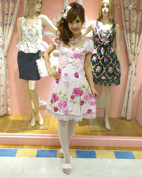 50％オフ!新小悪魔ワンピ☆プレミアムローズ柄ピンク☆♪ : ♡Atelier