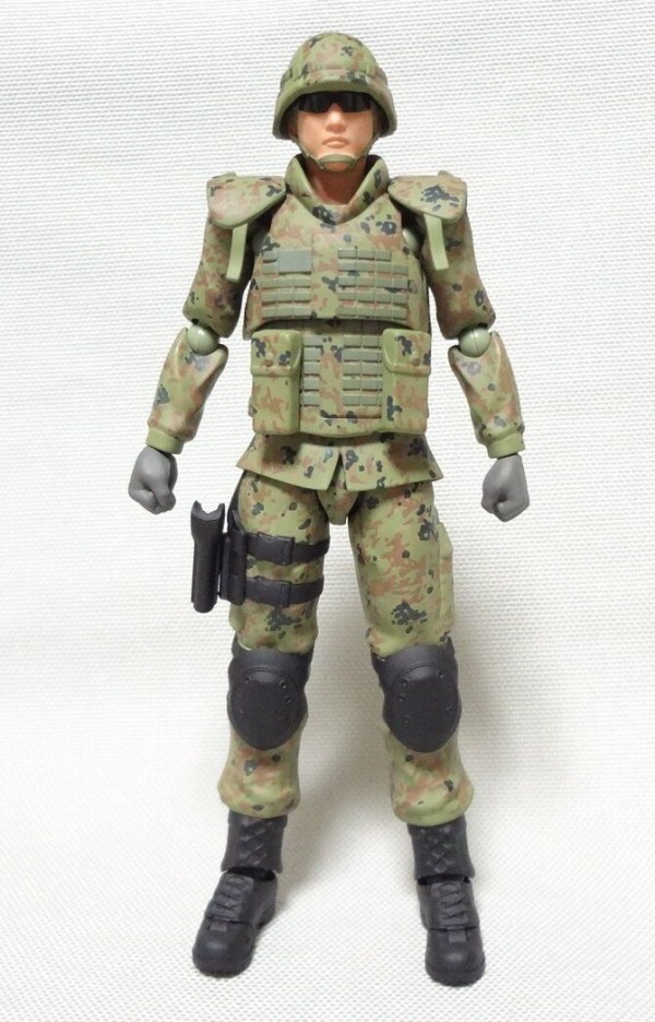 ラジコンジープ figma 自衛隊員 破損品 ラジコンジープ figma 自衛隊員