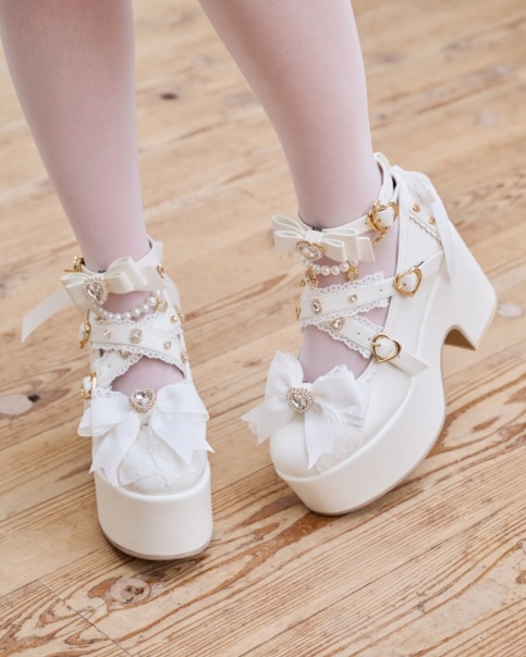 クロスストラップリボンパンプス ｜ LIZ LISA（リズリサ）公式通販