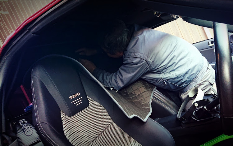 ロードスターのナカマエ制作に関するカスタム事例｜車のカスタム情報は