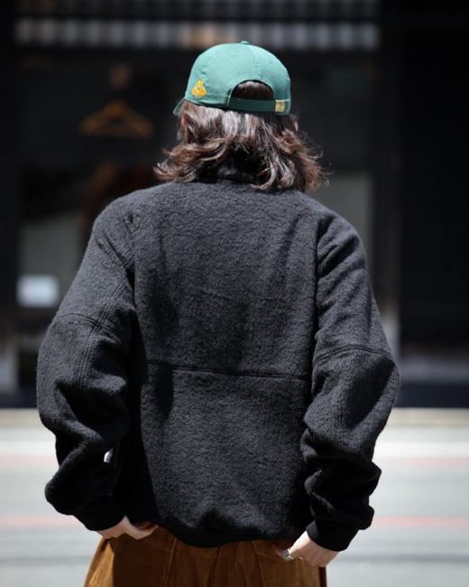 山内 ヤクシープパイル・ジッププルオーバー [boa black]