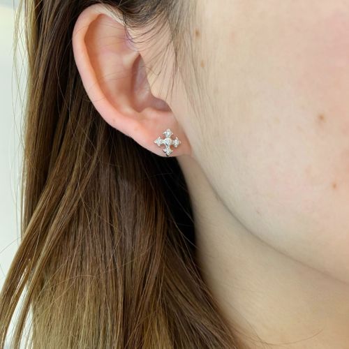 SMALL FANCY CROSS STUD PIERCE Silver / Zirconia PIERCED EARRINGS